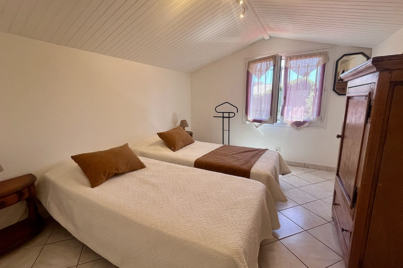 Chambre lits 90 - Gîte l'olivier Chambre lits 90 - Gîte l'olivier