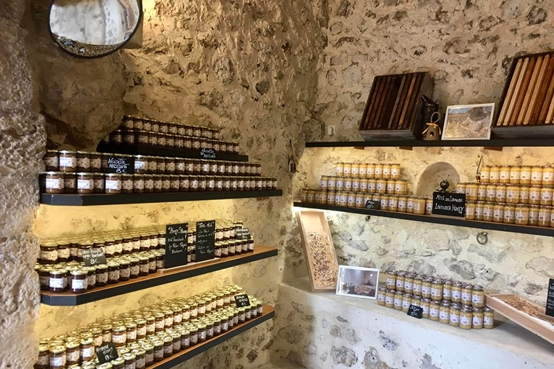 Point de vente de notre production de miel de lavande, de nougat, de bonbons, de pâte à tartiner - La ferme Para Lou Point de vente de notre production de miel de lavande, de nougat, de bonbons, de pâte à tartiner - La ferme Para Lou